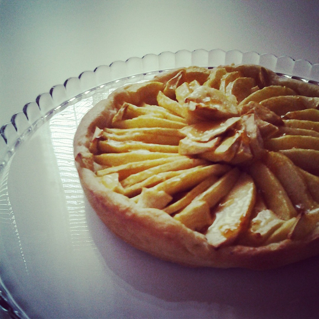Francouzský křehký jablečný koláč recept 