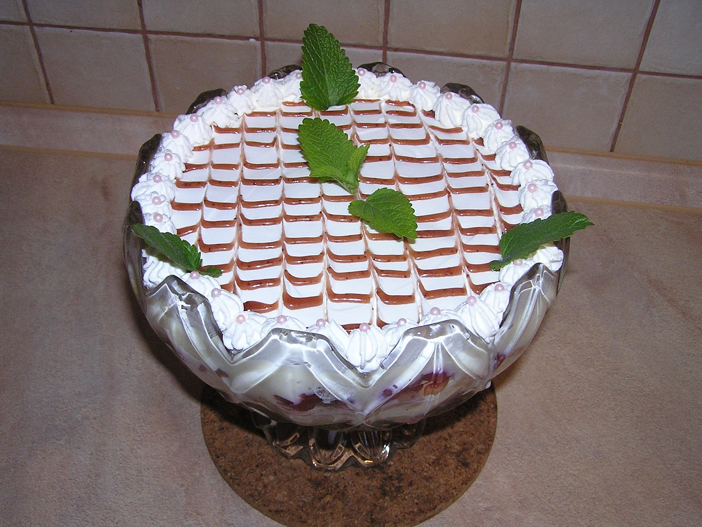 Ovocná mísa s krémem z bílé čokolády
