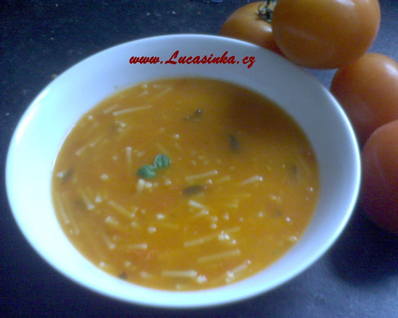 Polévka z pečených rajčat