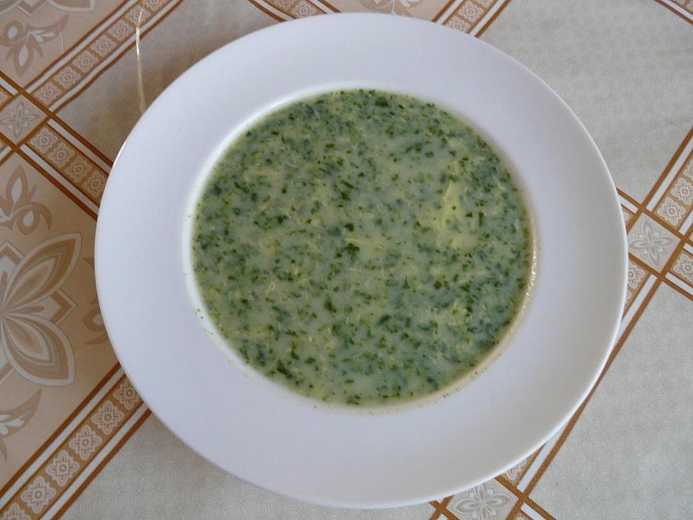 Špenátová polévka se smetanou recept 