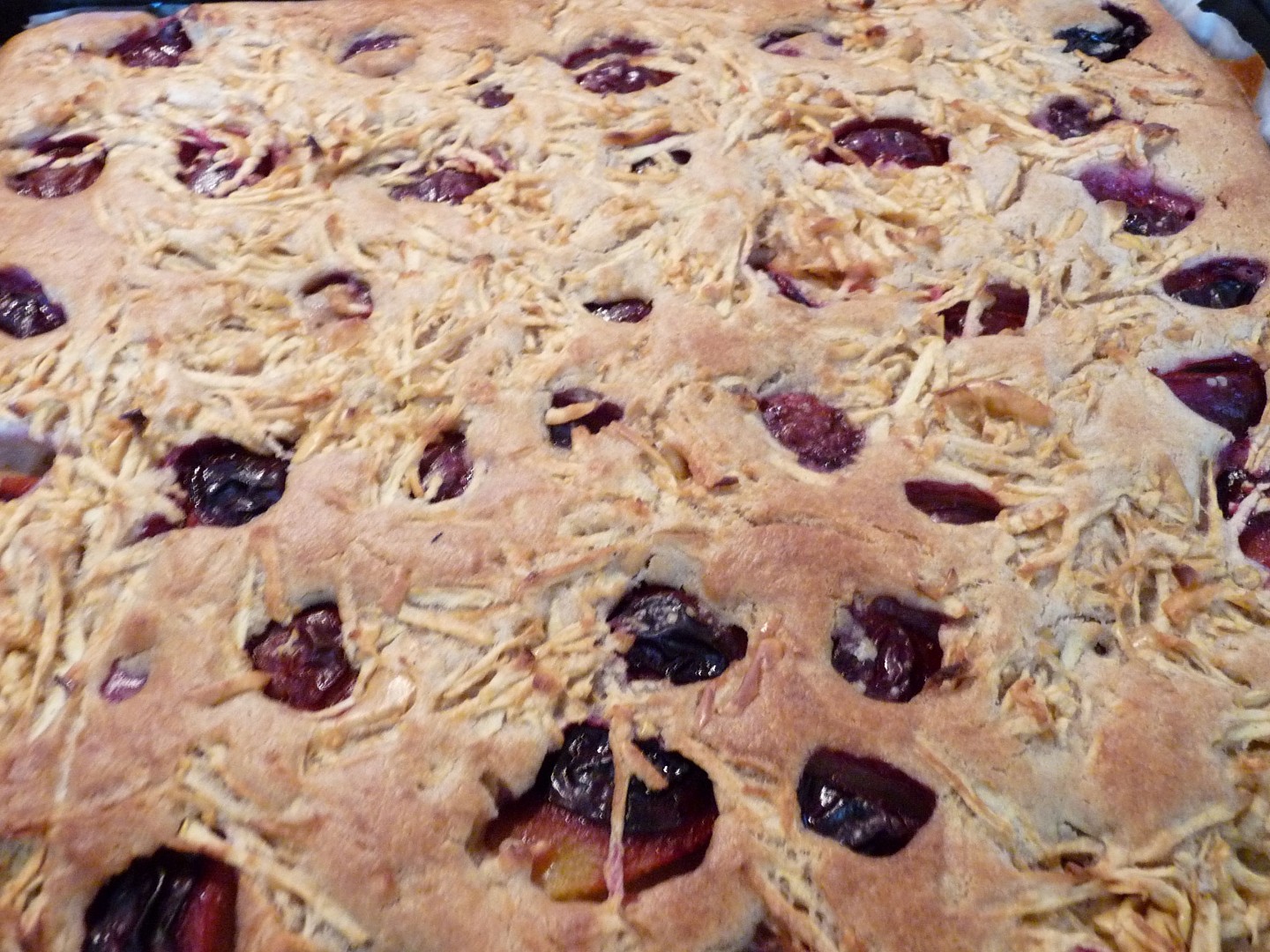 Těsto na lité moučníky nejen pro diabetiky (nyní švestky+jablka)