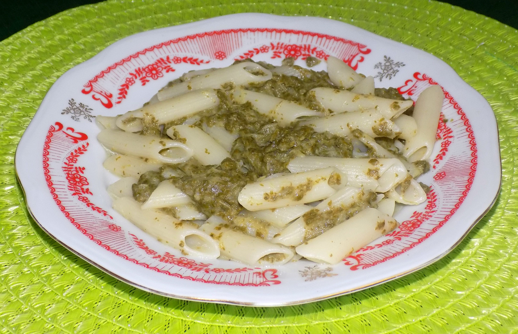 Těstoviny s brynzovo-mangoldovou omáčkou