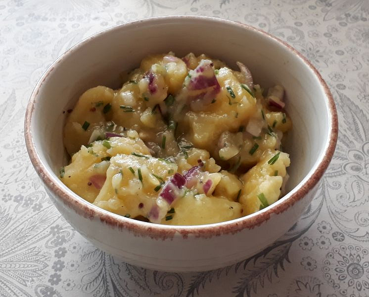 Vídeňský bramborový salát recept 