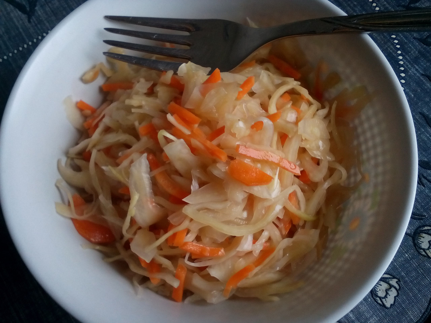 Zelný salát s mrkví recept 
