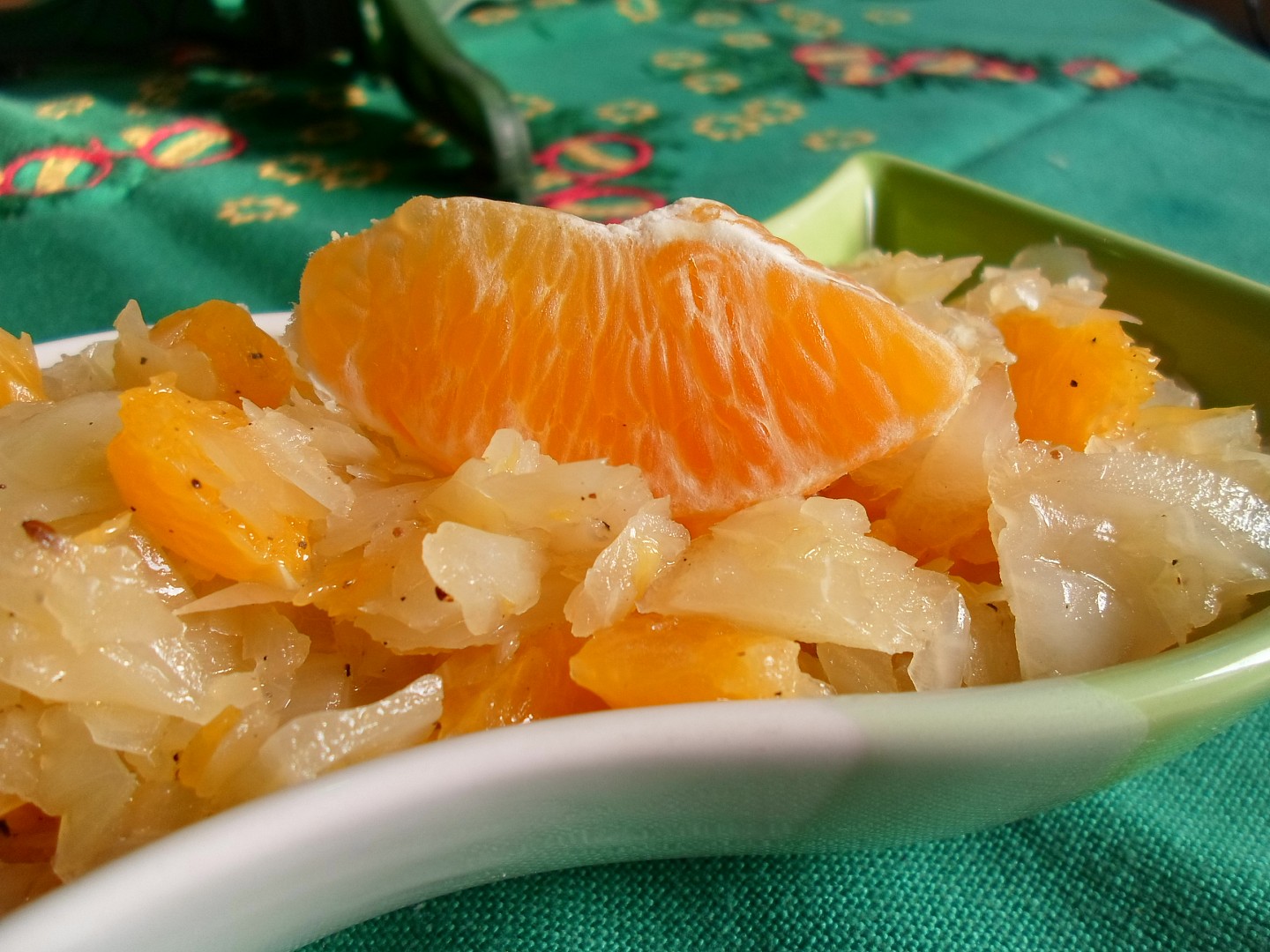 Zelný salát s pomerančem recept 