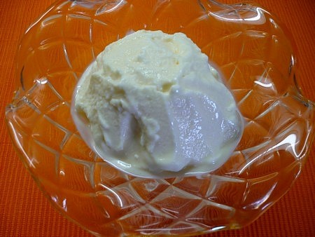Zmrzlina z kysaného vanilkového nápoje